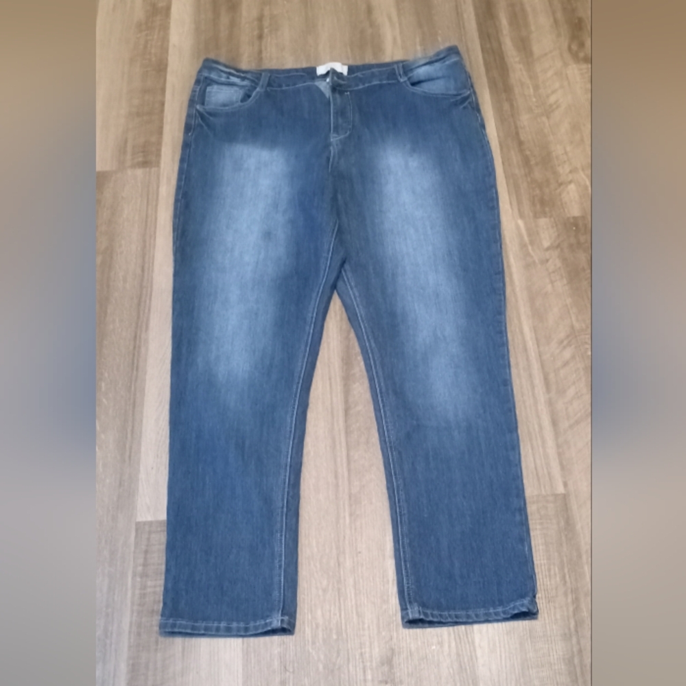 Stylish (AP11) brand blue jeans Size 22